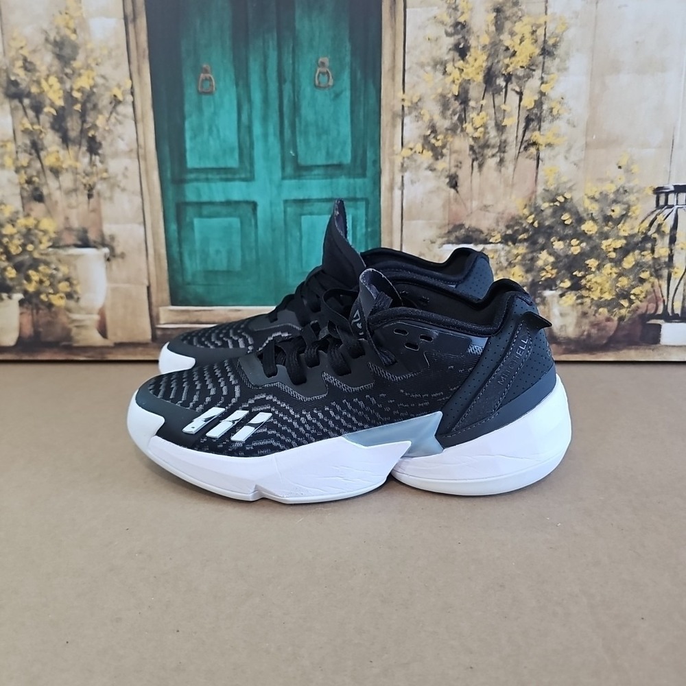Adidas D.O.N. Issue 4 Black/White sz 7 curry dame bron kobe kd harden zion